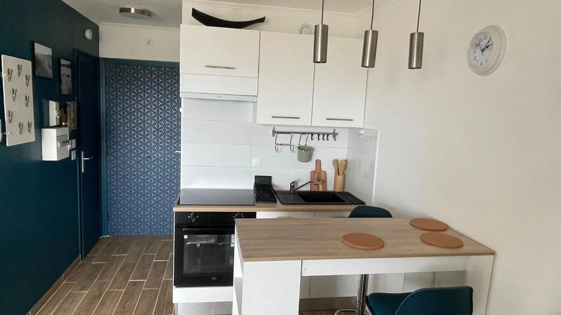 Joli Studio Vue Mer, Piscine, Tennis, Parking Antibes 0*,