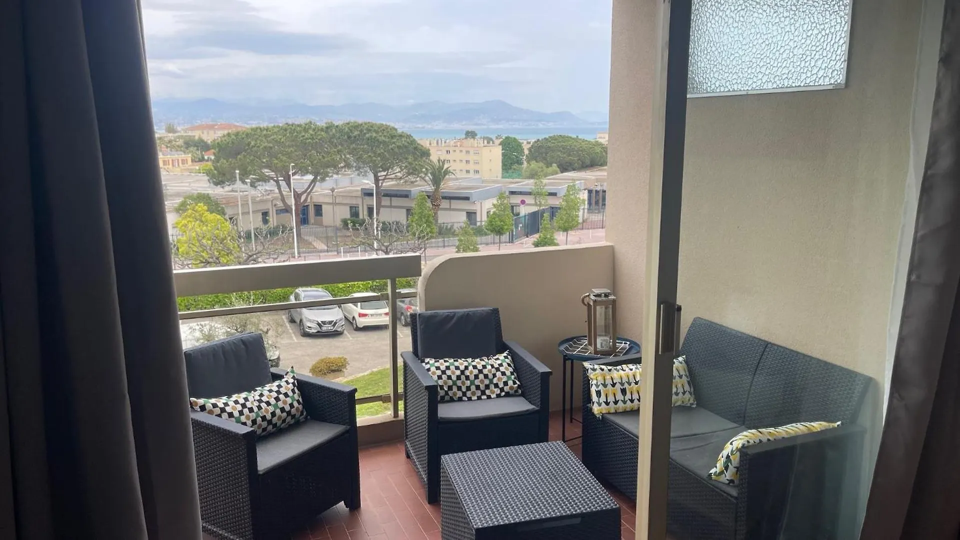 Joli Studio Vue Mer, Piscine, Tennis, Parking Antibes